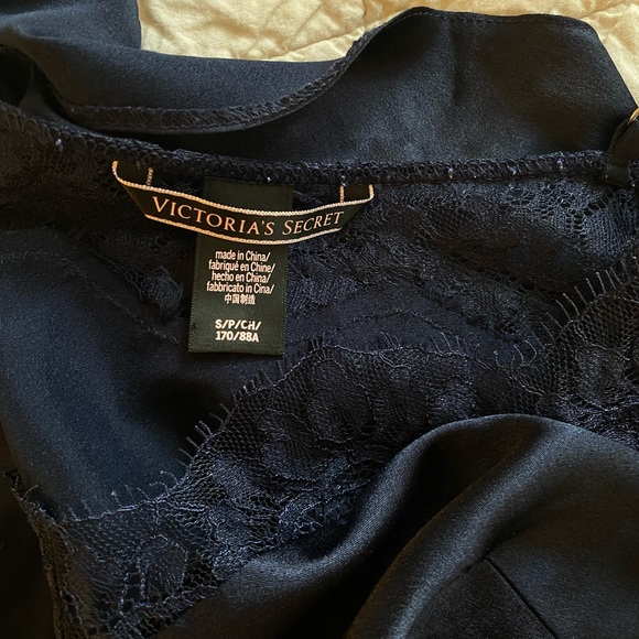 Victorious Secret Slip Dress - Picture 2 of 3